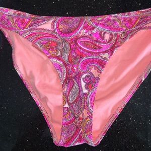 Pink bathing suit bottom💗